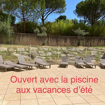 Superbe Appartement A Uzes Avec Place De Parking Экстерьер фото