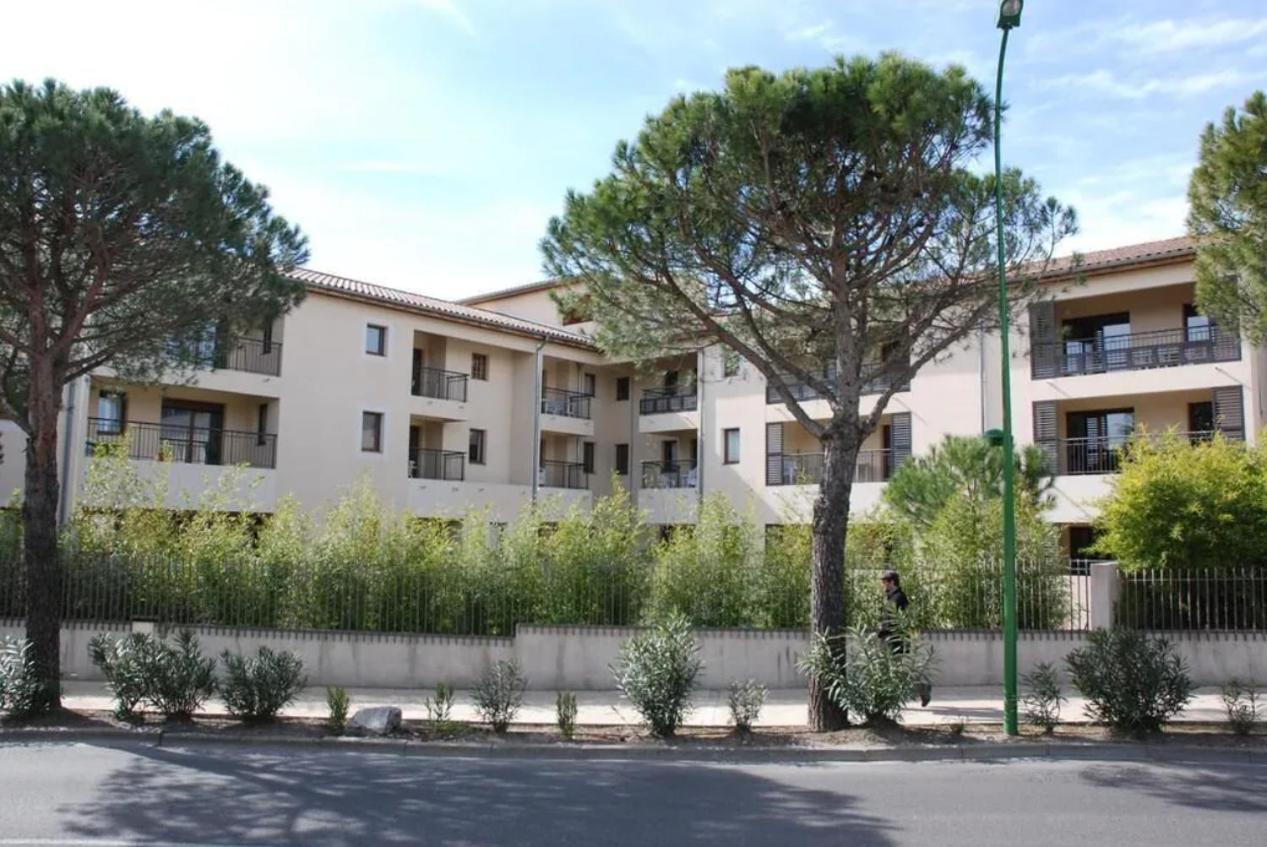 Superbe Appartement A Uzes Avec Place De Parking Экстерьер фото